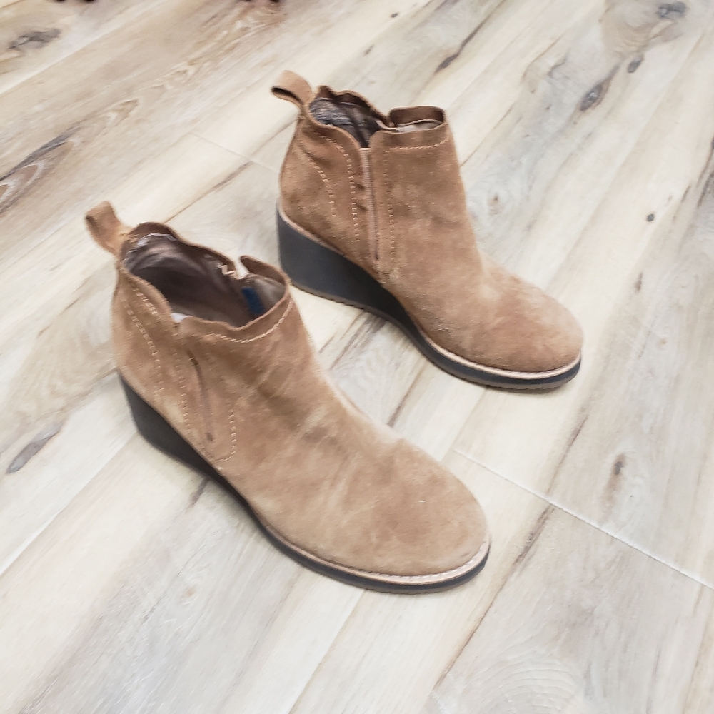 Soffet Women's Emeree Brown Suede Ankle Boots Size 7
